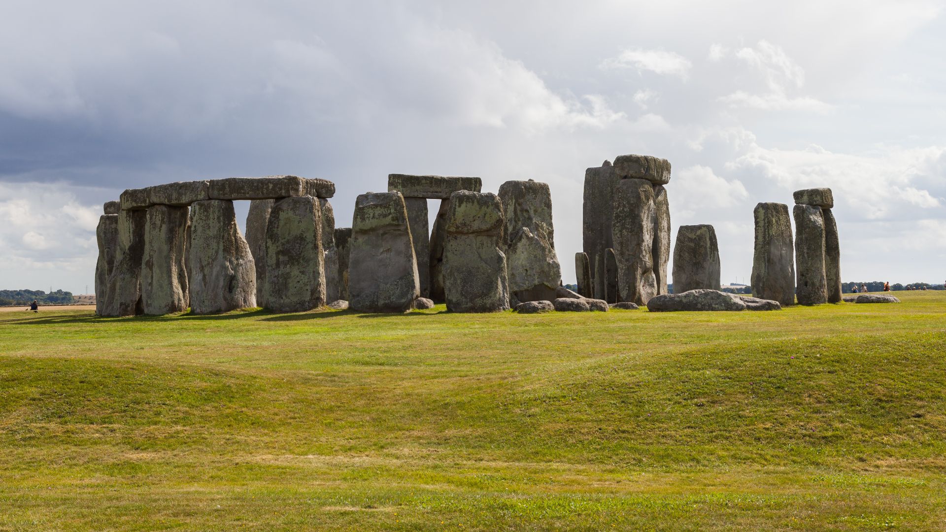 2. Stonehenge a été achevé
