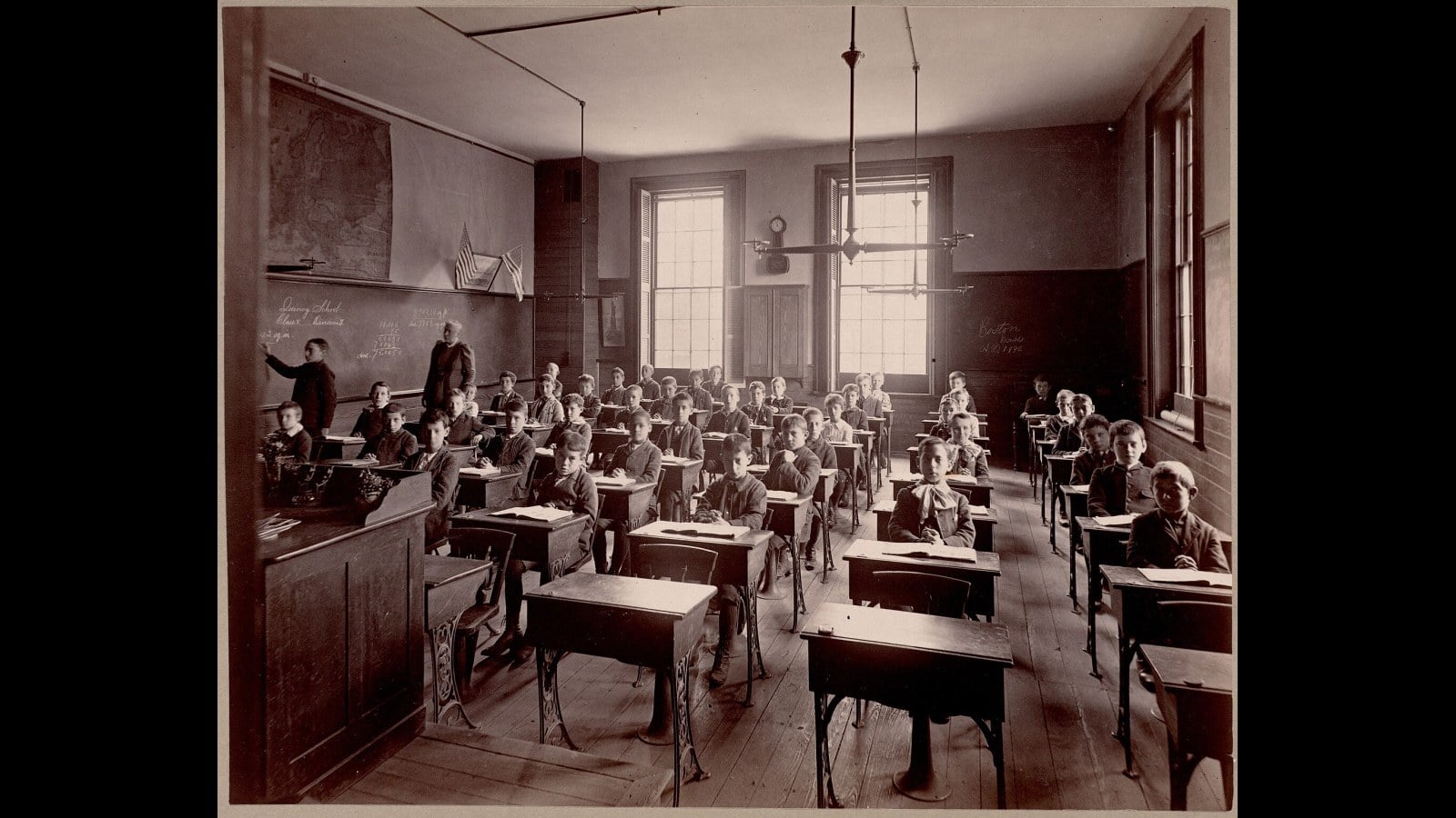 1. L'école Quincy de Boston répartit pour la première fois les enfants par tranche d'âge