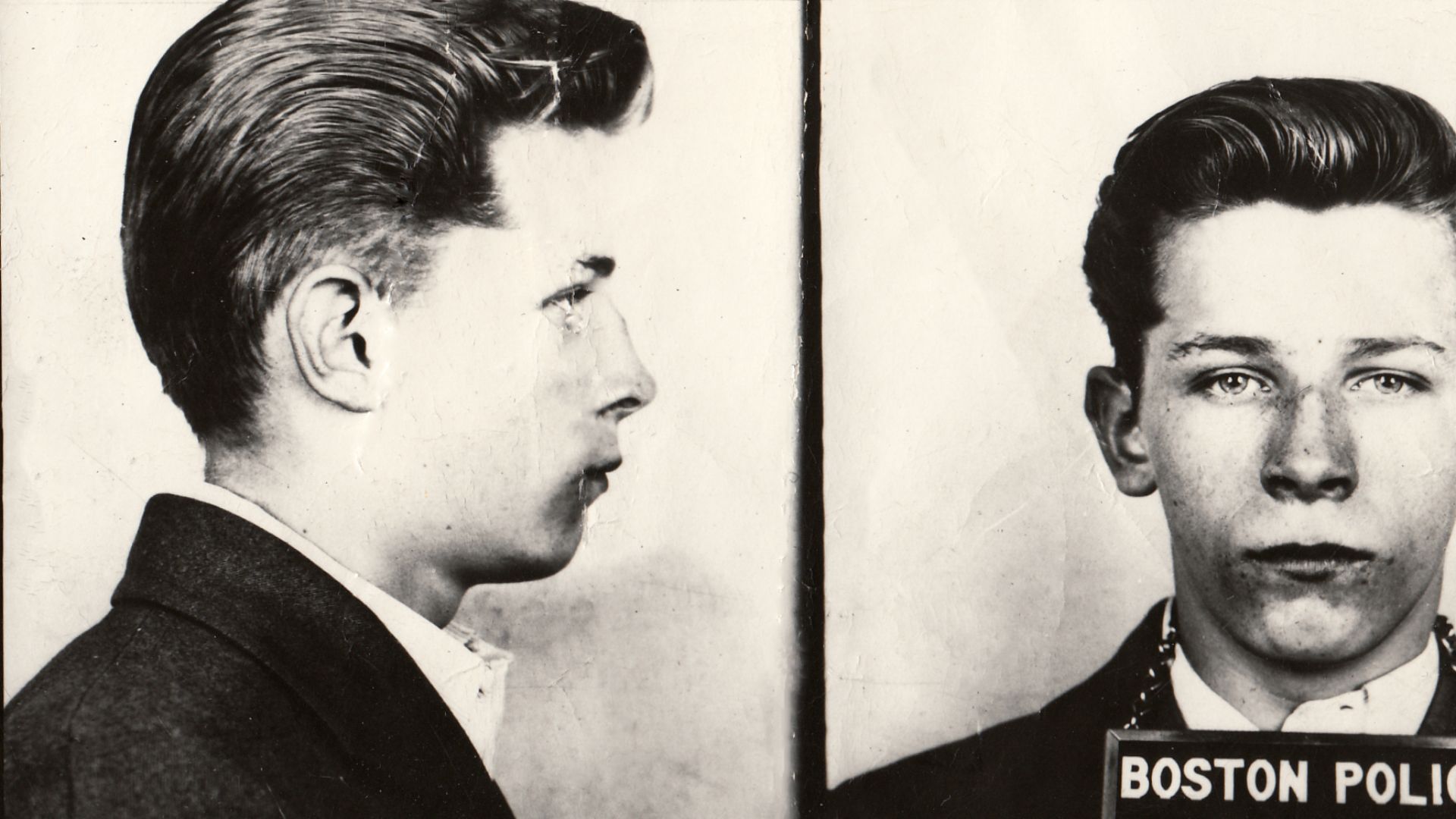 20. À la recherche de petits détails physiques sur les photos d'identité judiciaire