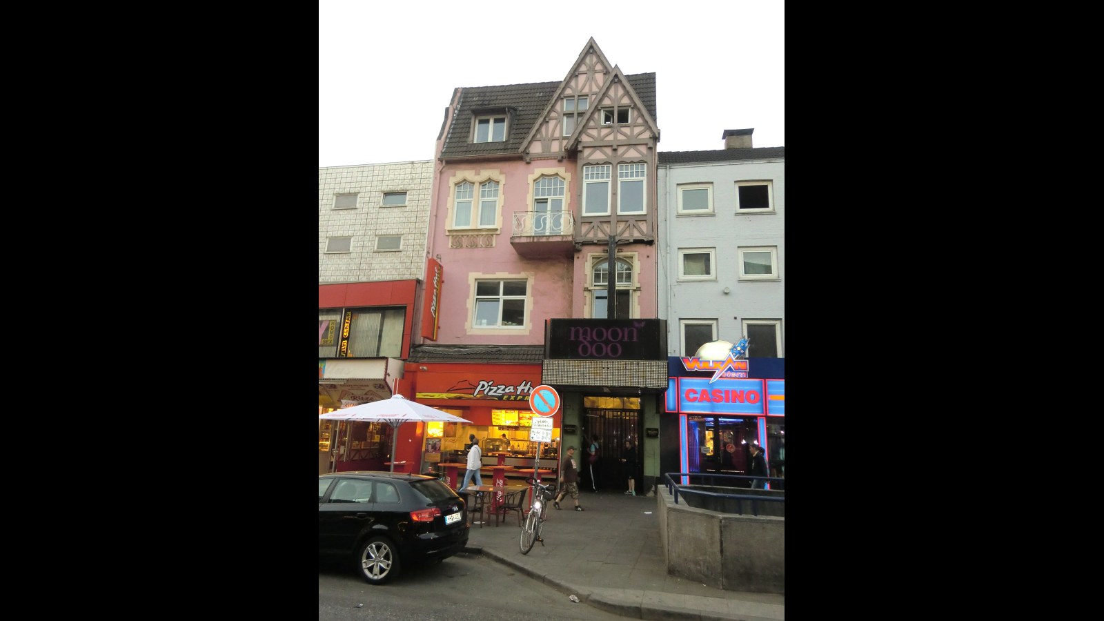 12. Les Beatles reviennent au Top Ten Club de Hambourg
