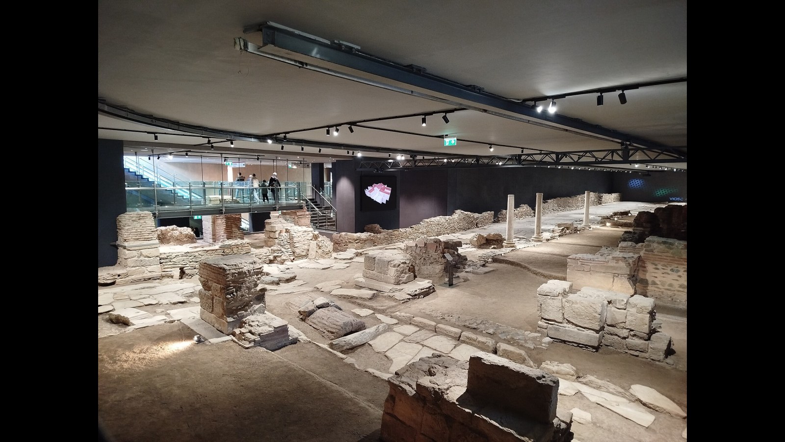 13. Thessalonique a construit une station de métro autour d'une voie romaine