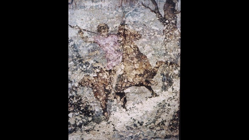 20. La chasse royale de Philippe II continue de défiler sur les remparts de Vergina