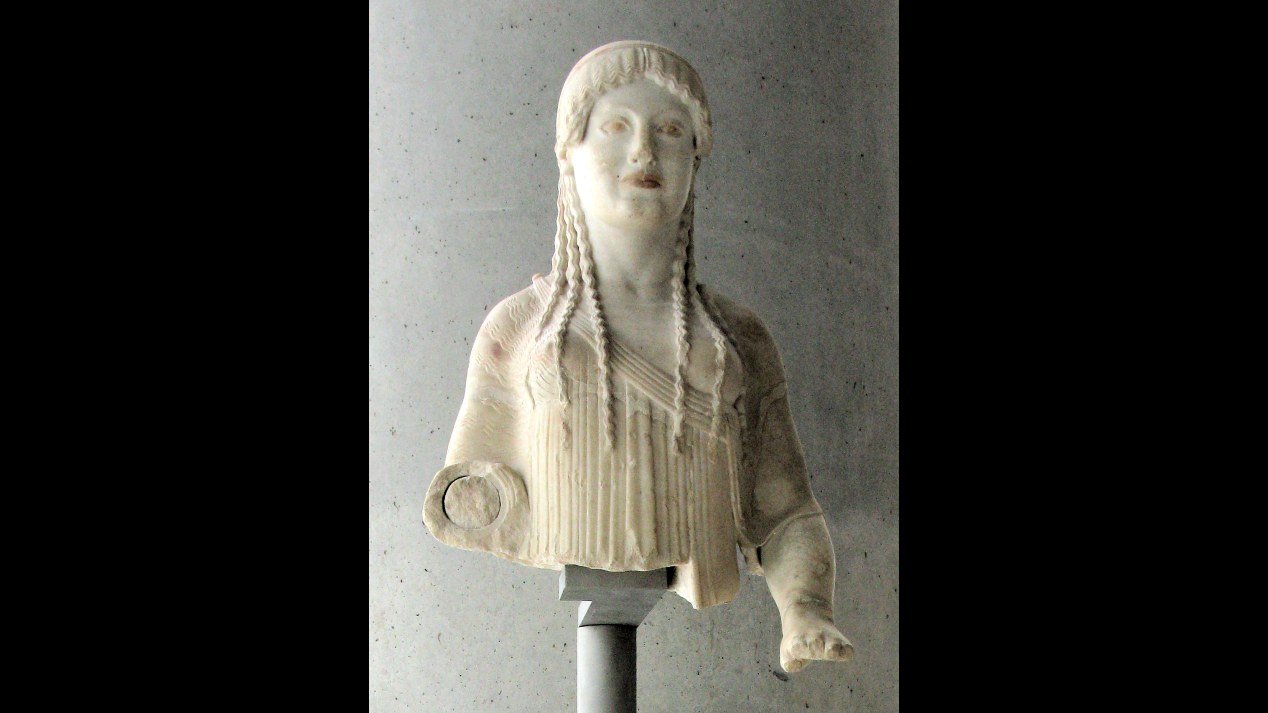 14. Les Athéniens ont enterré leurs statues endommagées de l'Acropole après le sac de la ville