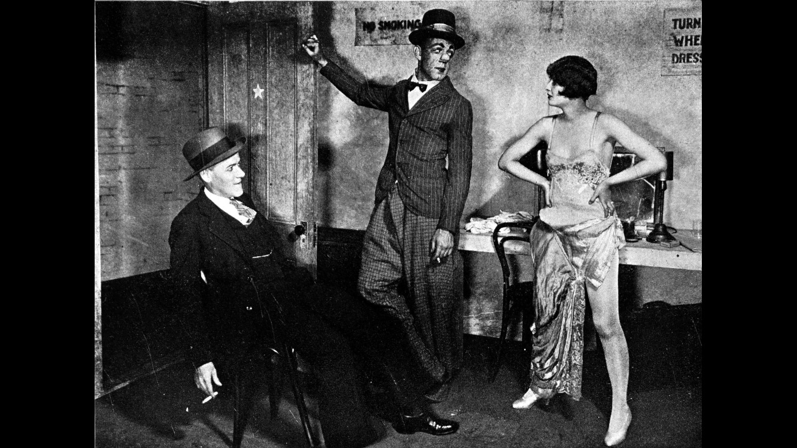 11. Barbara Stanwyck a échappé aux ragots de Broadway dans une salle d'audience de Saint-Louis