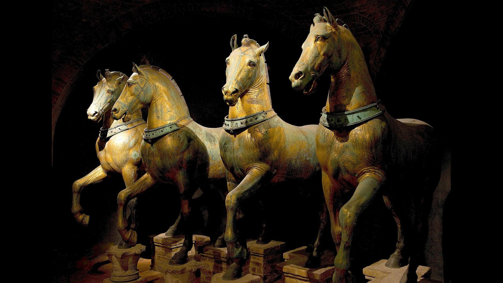 16. The Horses Of Saint Mark And Napoleon's Bronze War Trophies