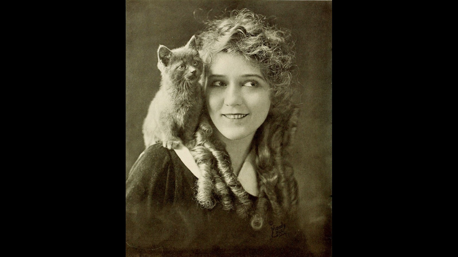 4. Mary Pickford Turned Her Family Act Into A Fortune