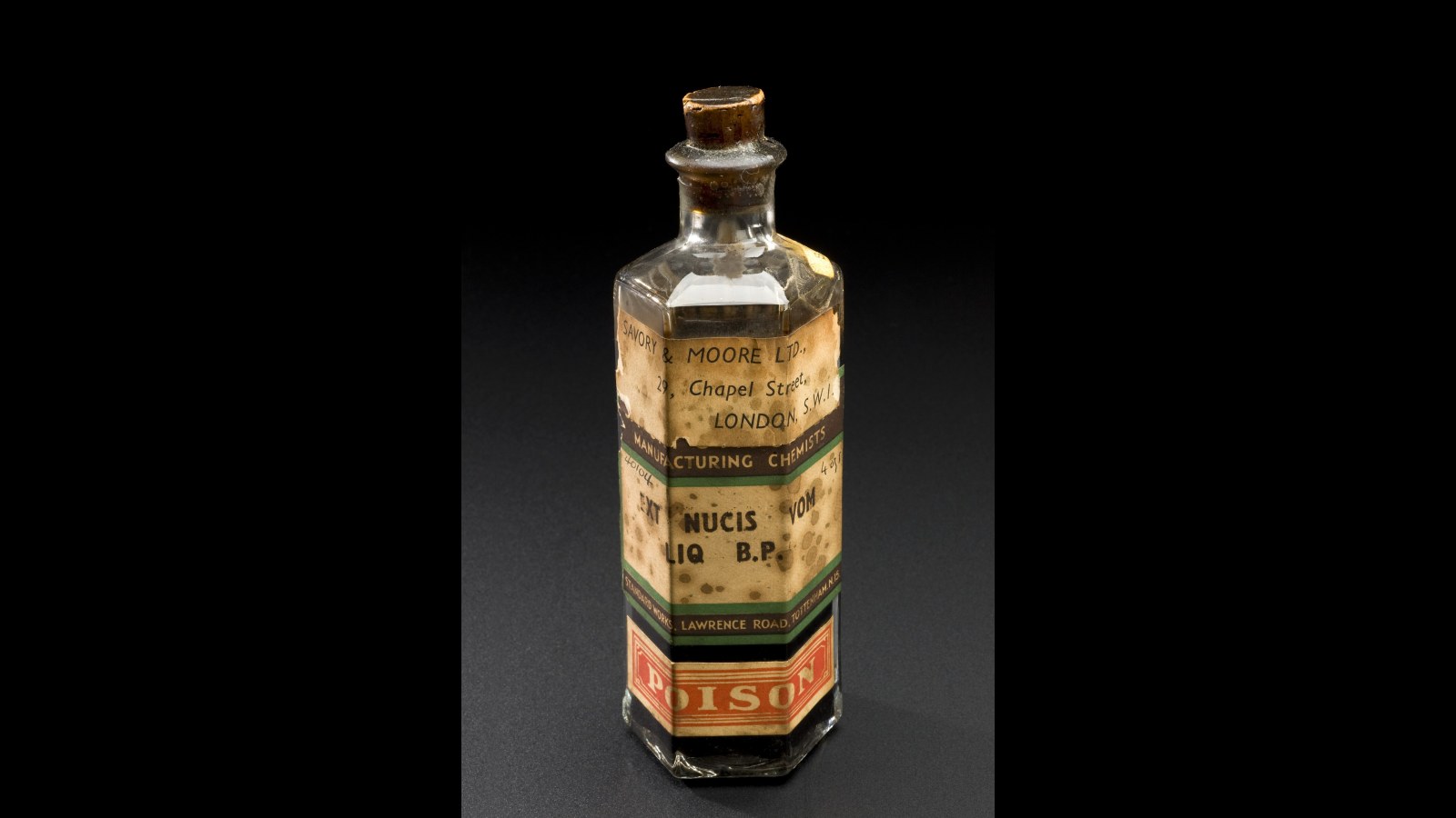 11. Des enfants d'une ferme ont acheté de la strychnine et de l'arsenic en pensant qu'il s'agissait d'un simple produit antiparasitaire
