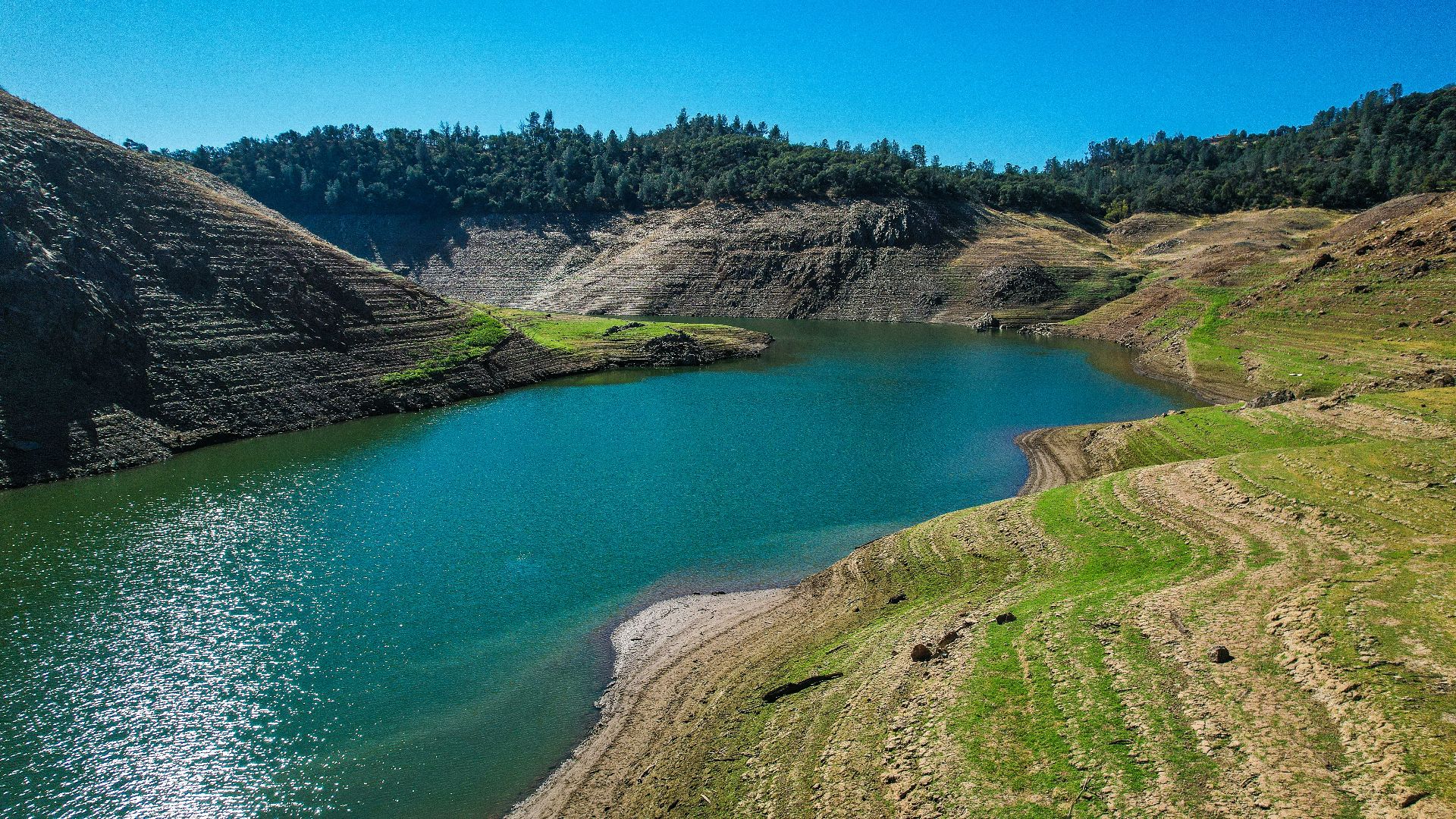 18. Le déversoir d'urgence non blindé d'Oroville