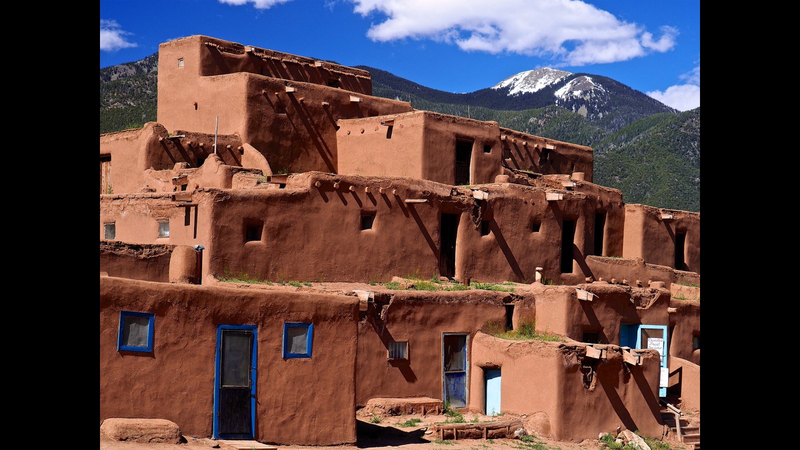 7. Longhouses, Pueblos And Plank Houses Prove Tipis Were Just One Style