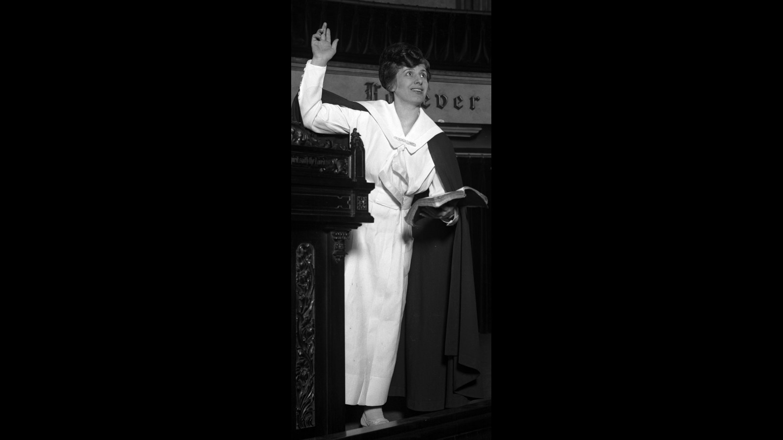 5. Aimee Semple McPherson Filled A 5,300-Seat Temple And Fed A Depression-Era City