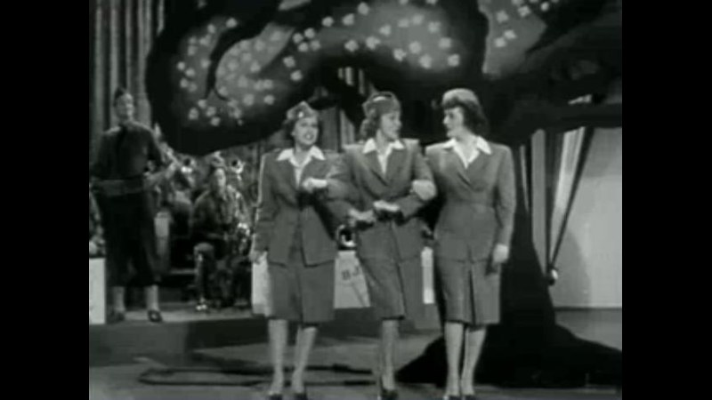 9. The Andrews Sisters Sold More Records Than Any Trio Like Them