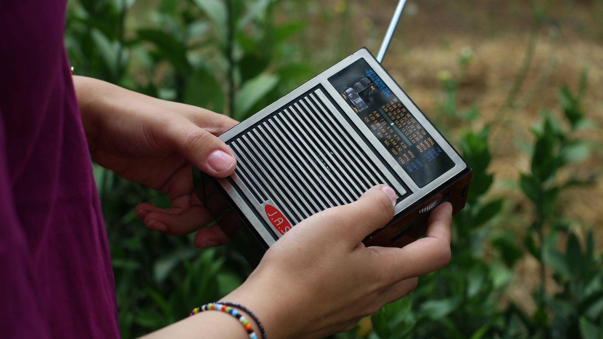 16. La première radio de poche