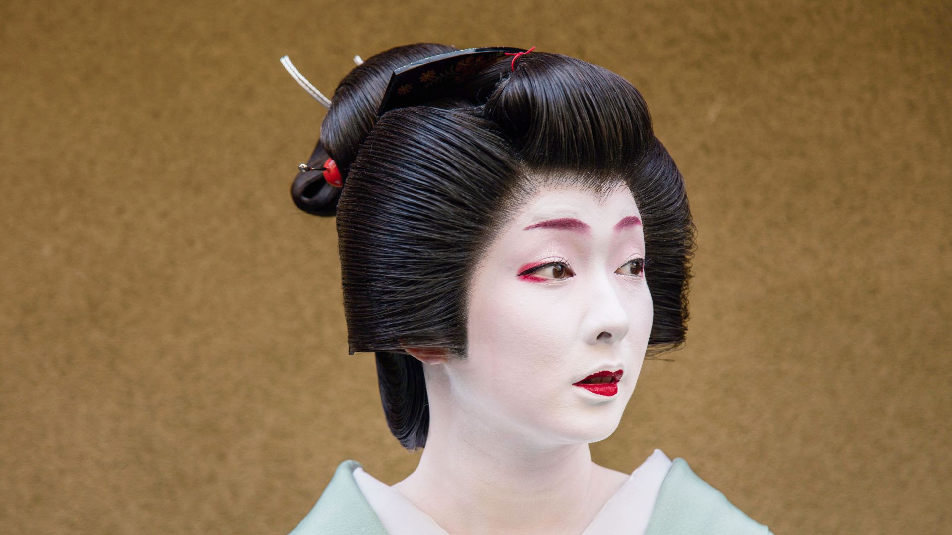 14. Les maiko se maquillent elles-mêmes