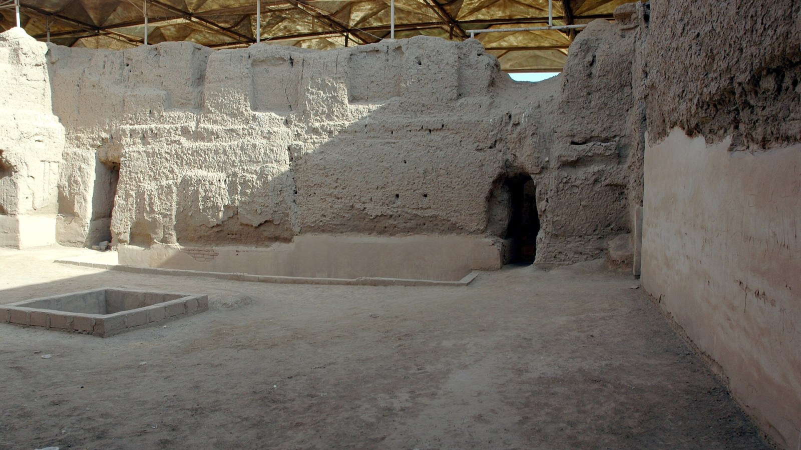 19. A Bedouin Grave Digger's Find Led André Parrot To Mari