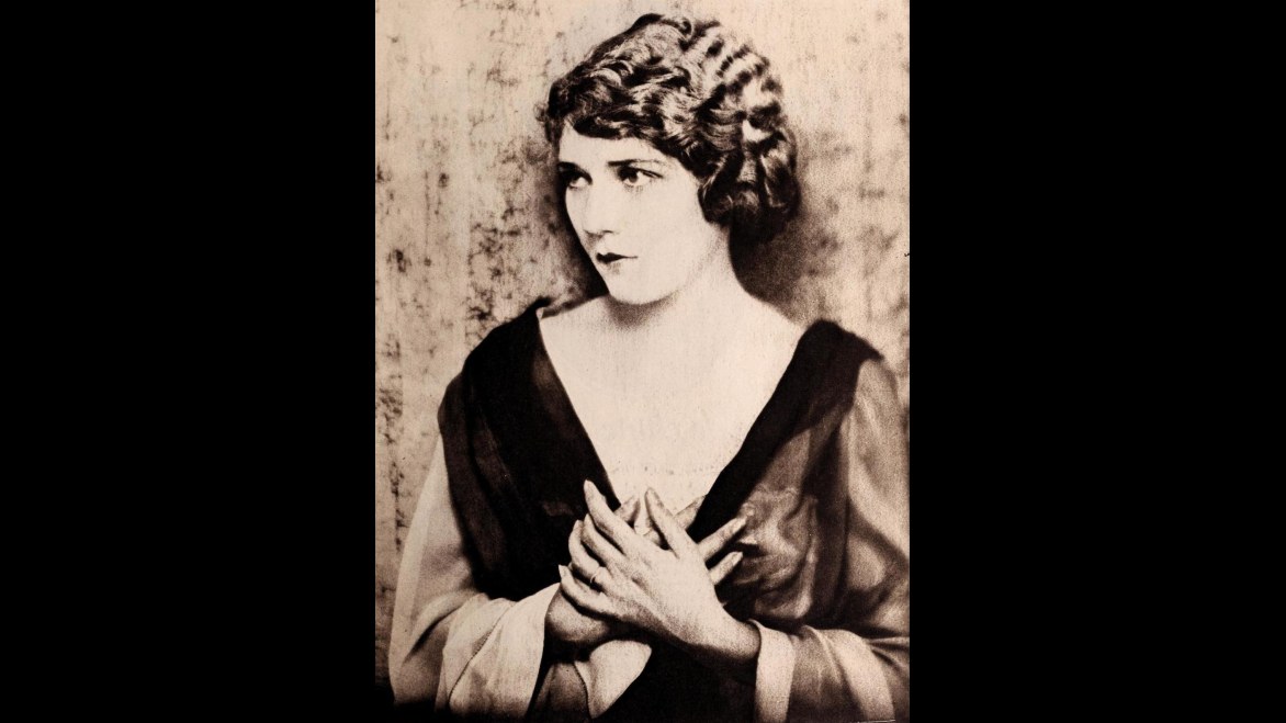 3. Mary Pickford a conseillé aux Américains de se tenir à l'écart d'Hollywood