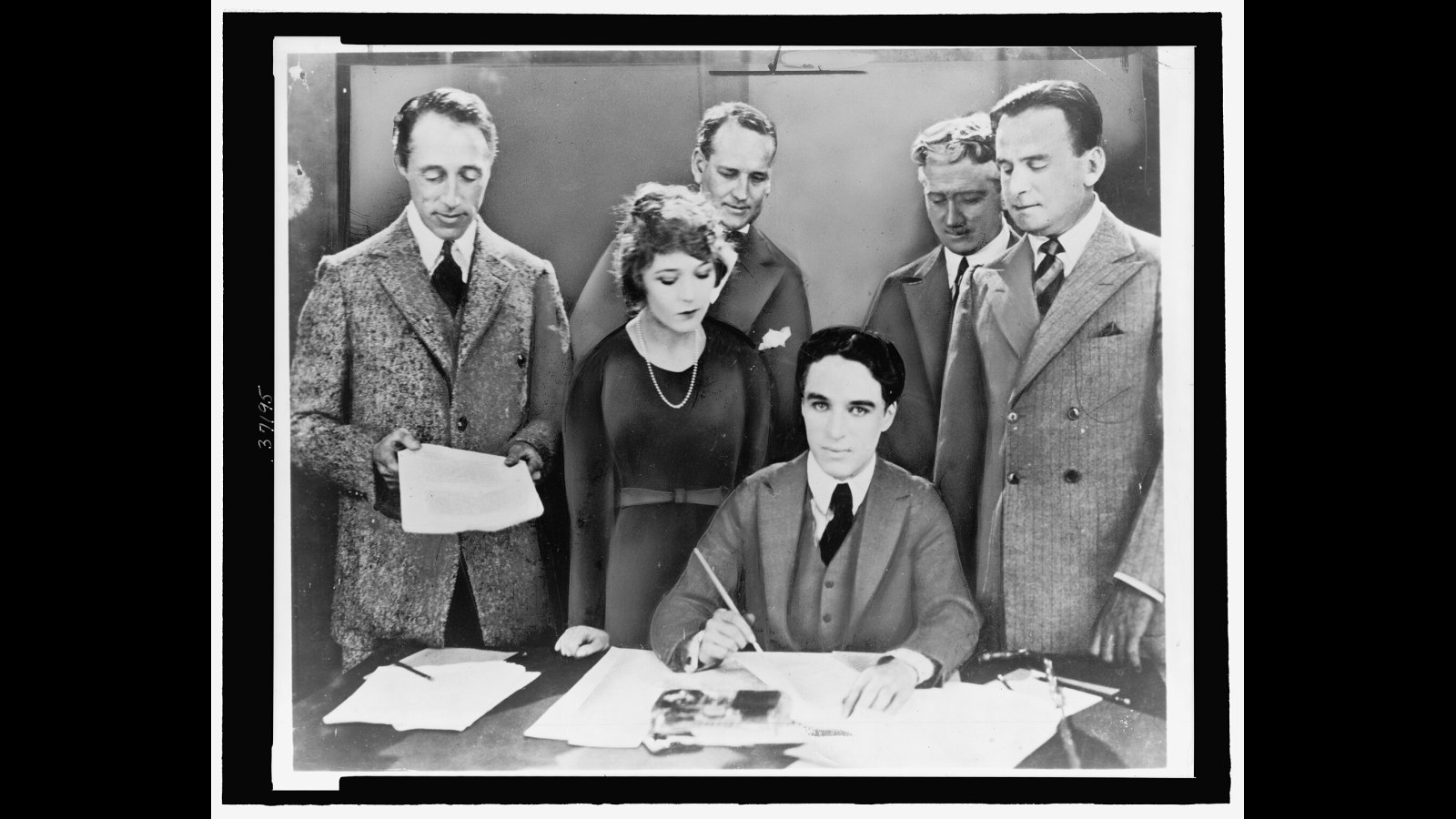 2. Charlie Chaplin possédait tous les tirages de ses propres films