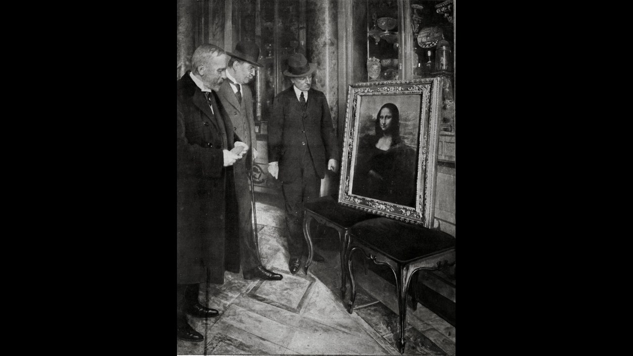 16. A Hotel Room Revealed The Real Mona Lisa