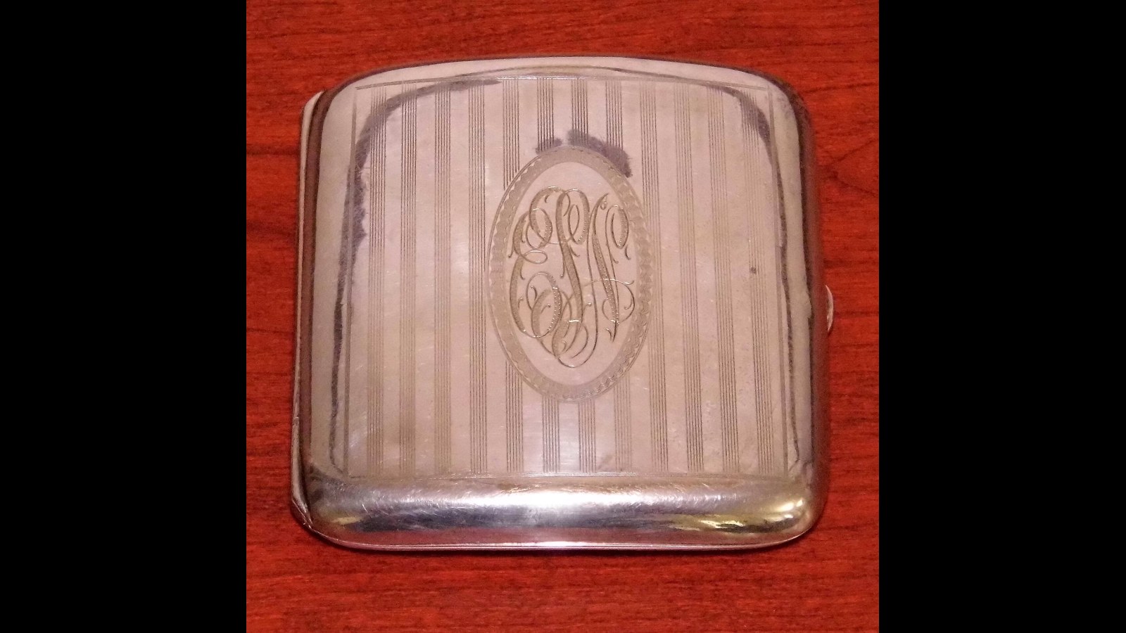 14. Un monogramme gratuit donne plus d'importance à n'importe quel cadeau