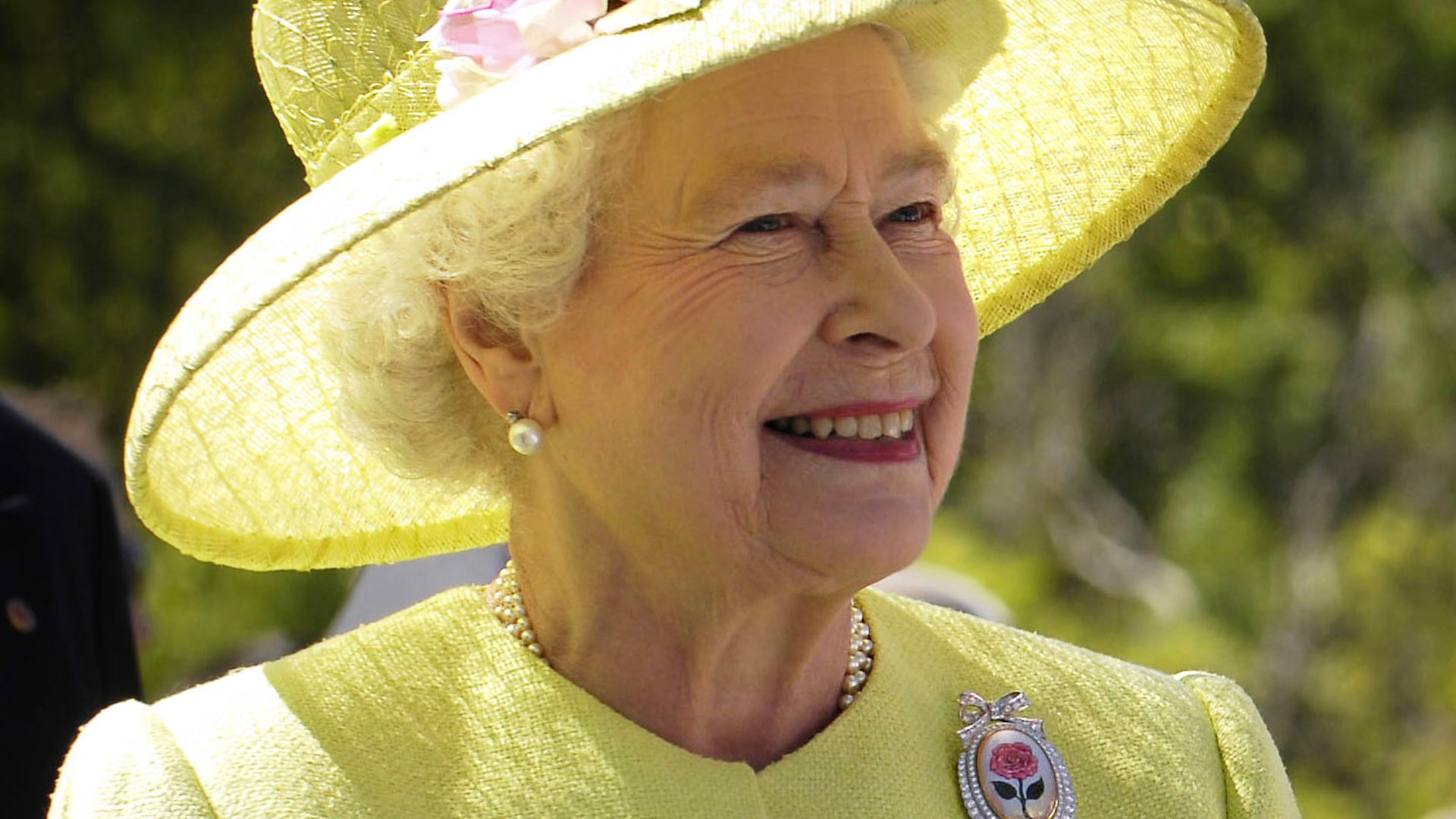 9. Le premier couronnement royal retransmis à la télévision