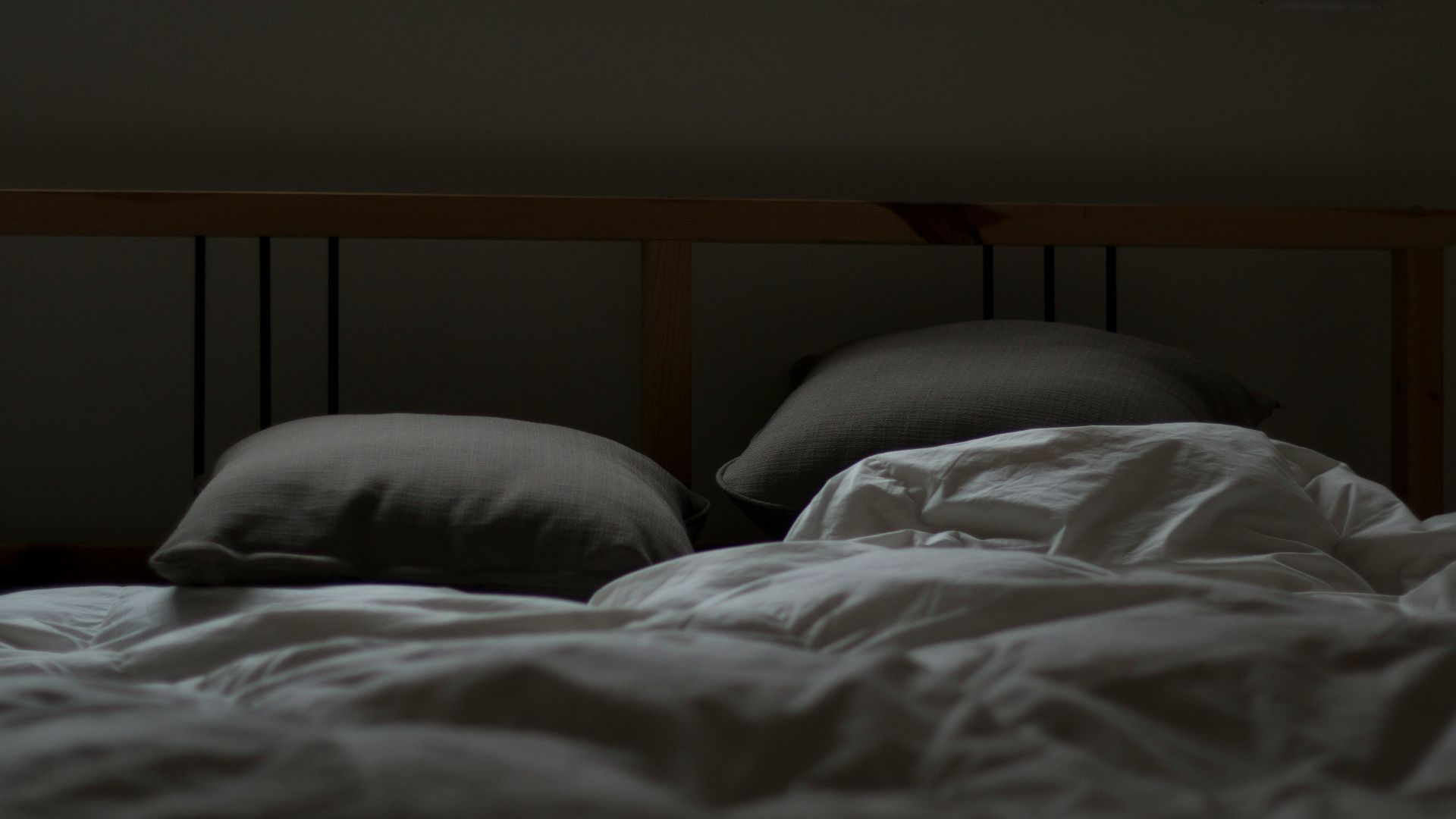 1. Des silhouettes fantomatiques qui n'étaient en réalité que des cas de paralysie du sommeil
