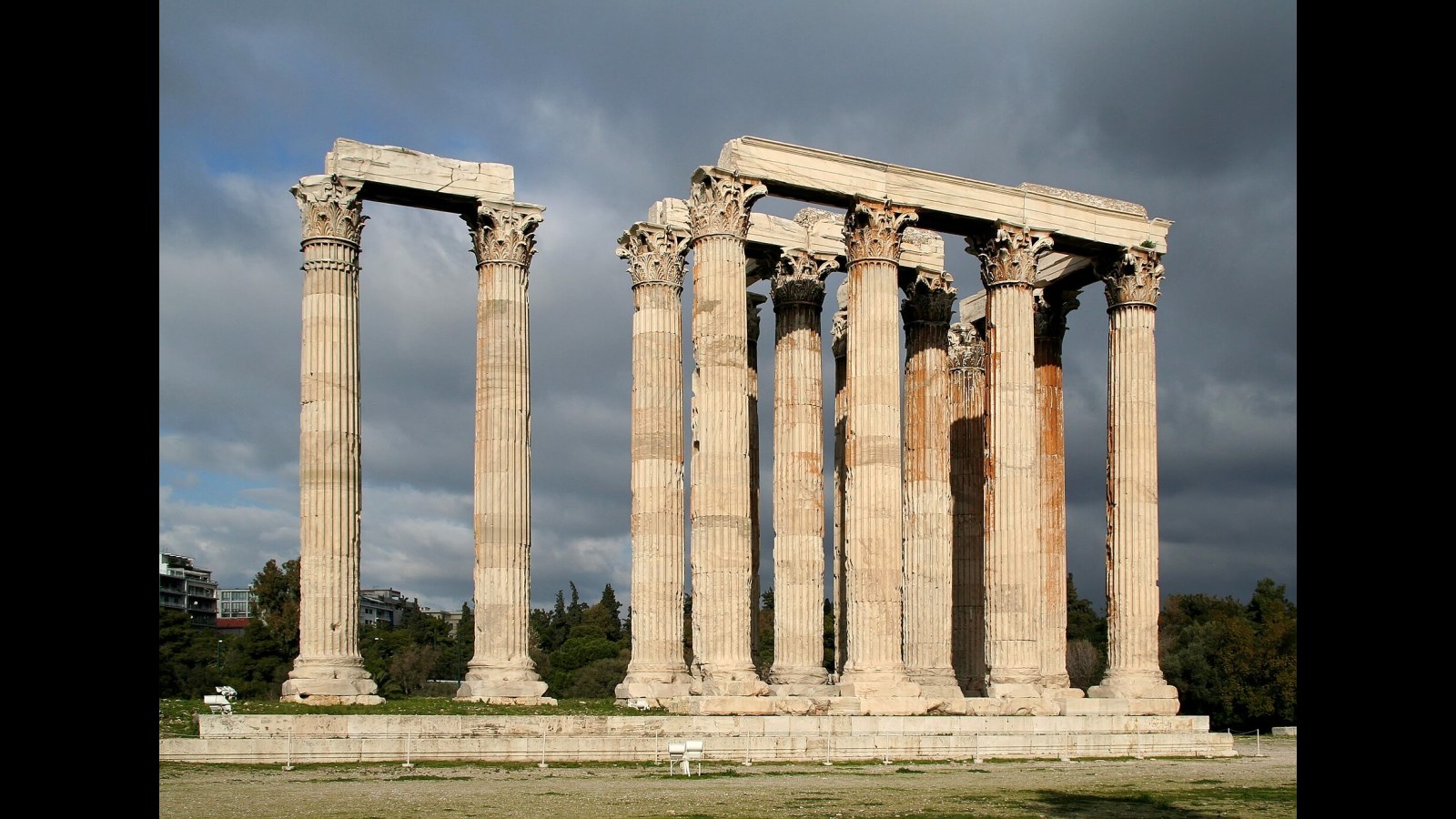 16. La construction du temple de Zeus a duré 640 ans et a vu se succéder trois souverains