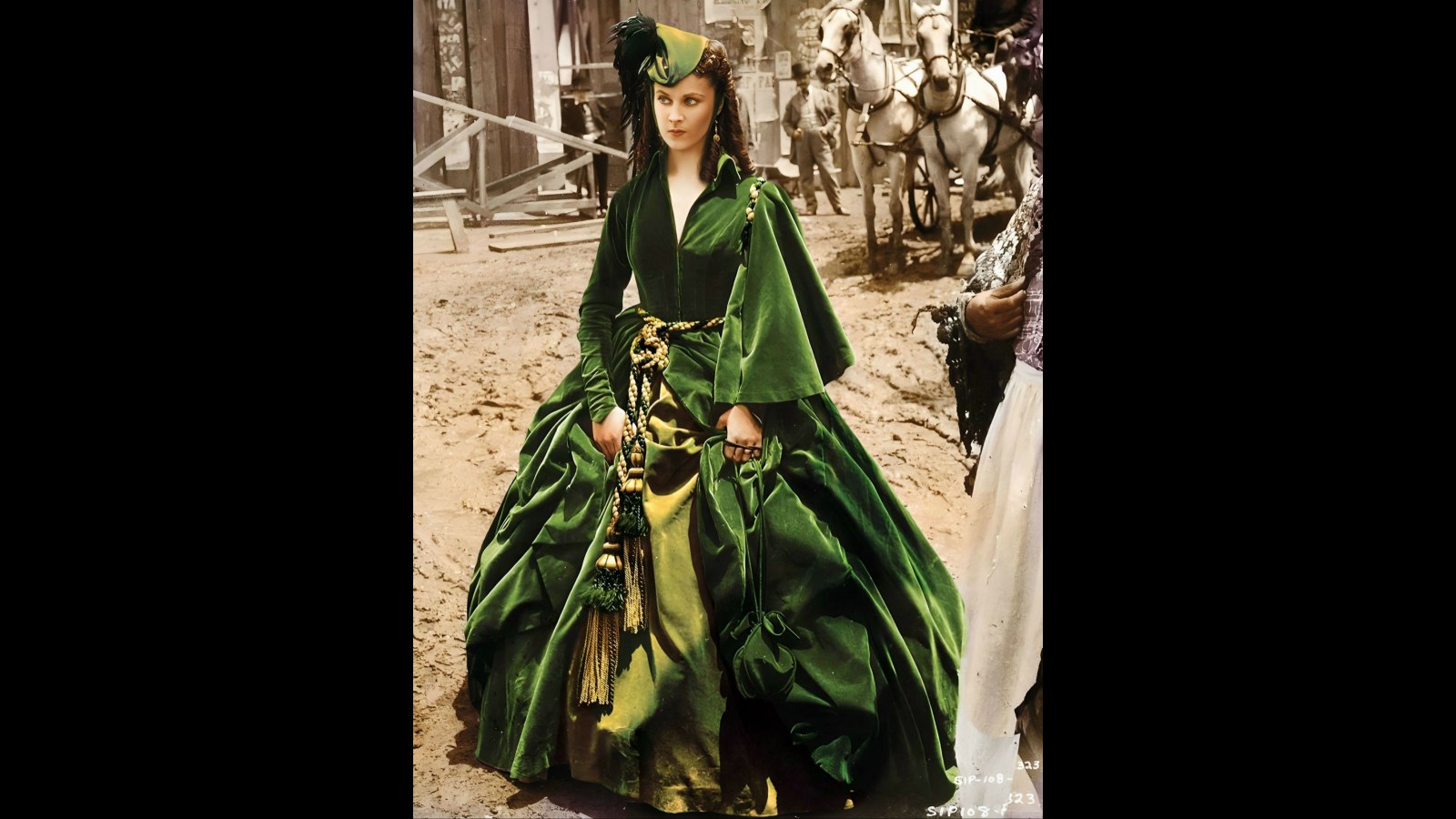3. Scarlett's Dress Was Made To Look Like Curtains