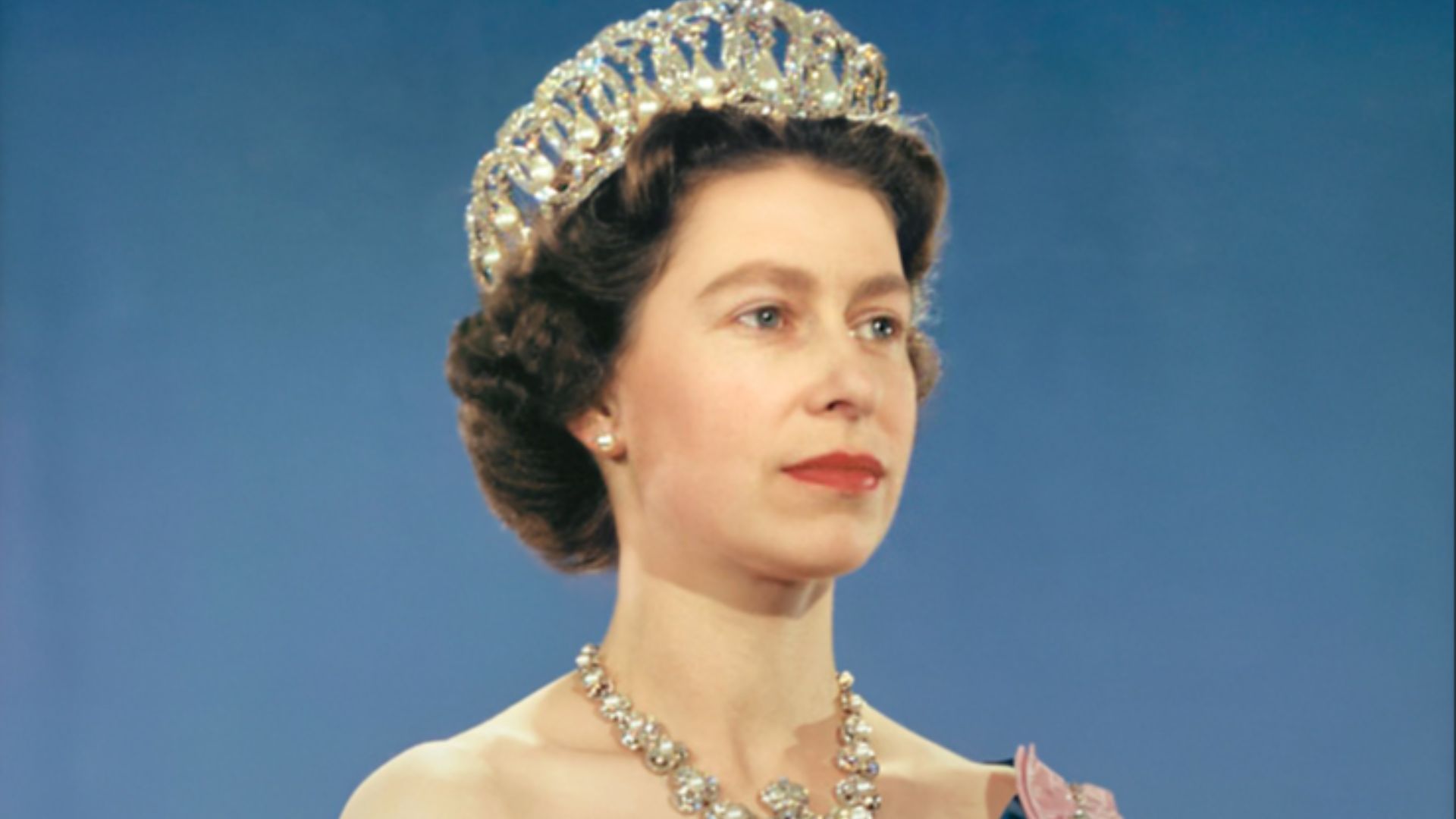 6. La reine Élisabeth II monte sur le trône