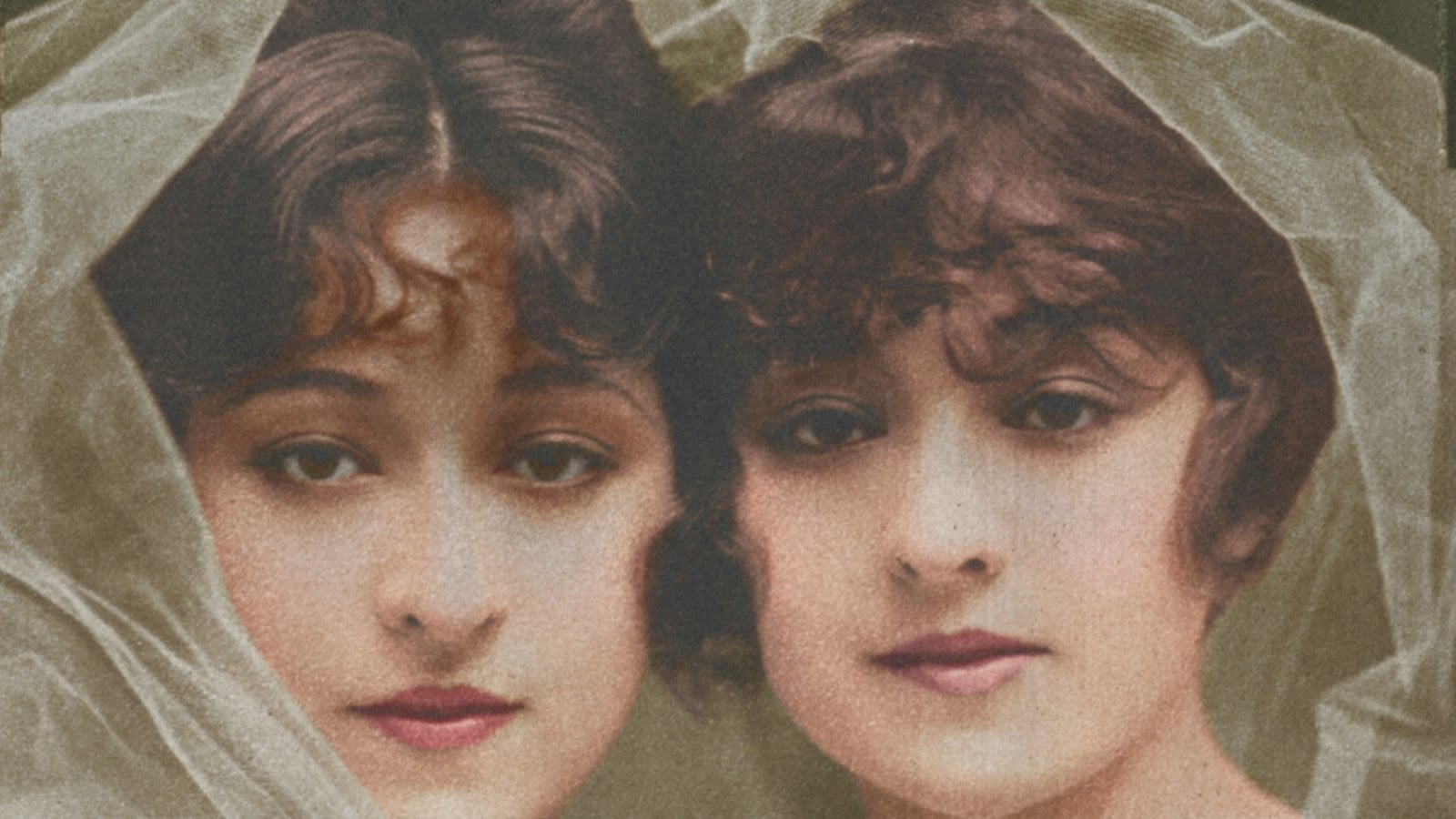 20 Famous Siblings Who Changed History Together