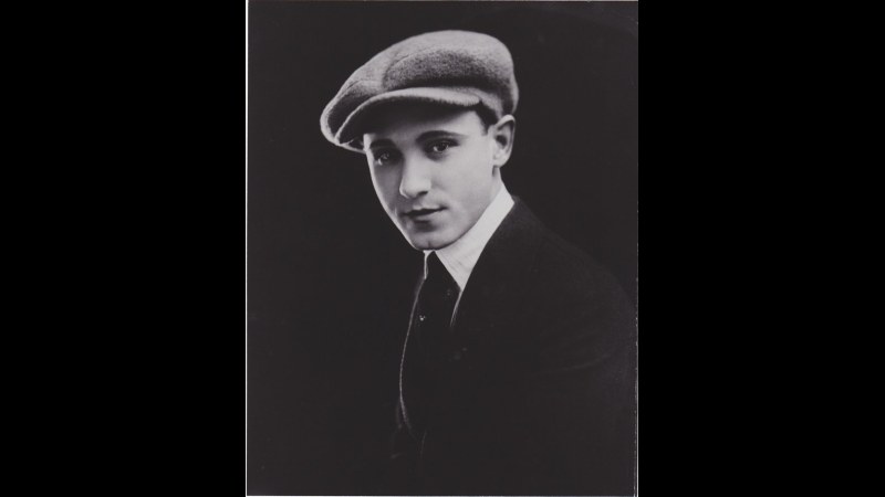 3. Thomas Lyle Williams a baptisé sa marque « Maybelline » en hommage à sa sœur, puis l'a vendue pour 136 millions de dollars.