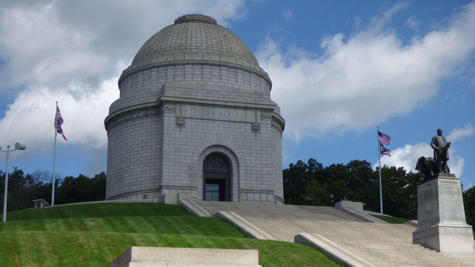12. Elle abrite l'un des plus grands tombeaux présidentiels des États-Unis