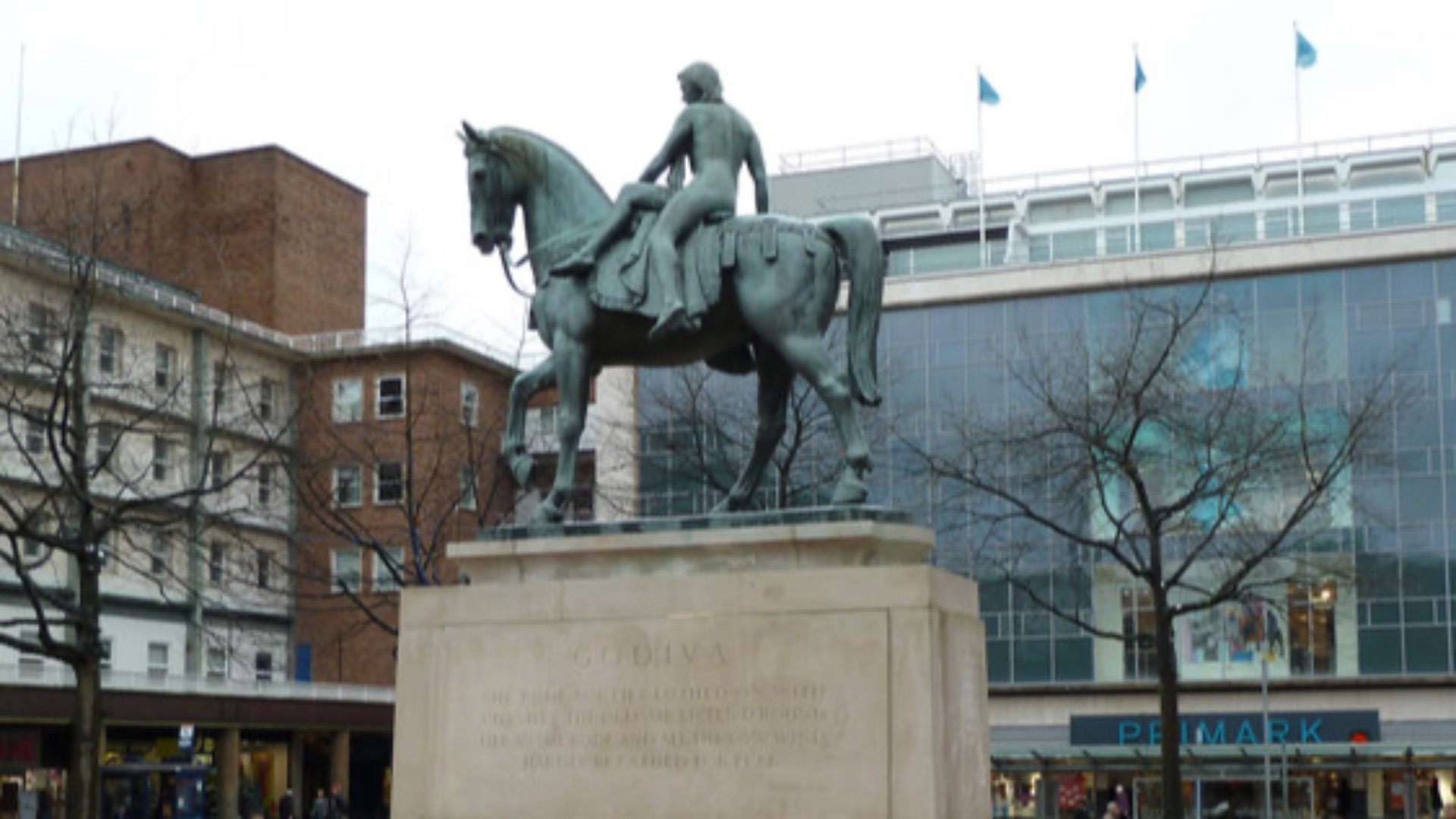 2. Lady Godiva a traversé Coventry à cheval, toute nue