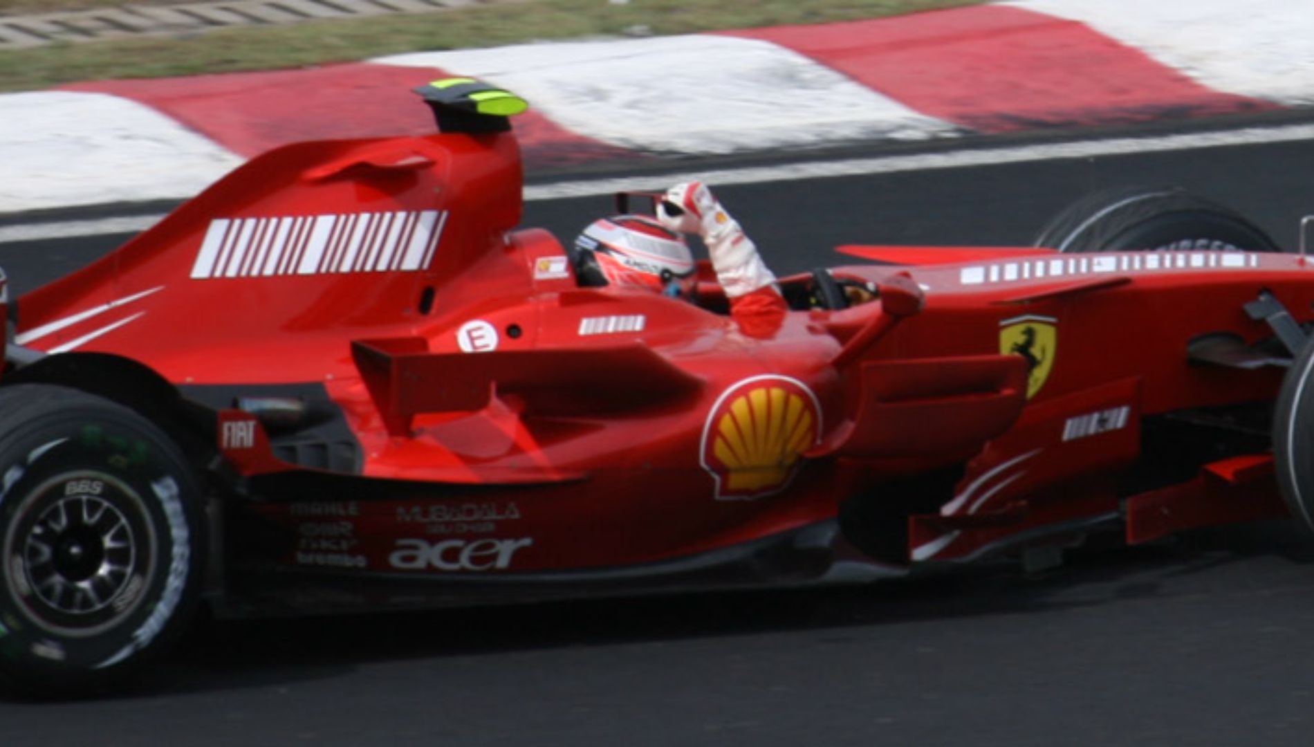13. Grand Prix du Brésil 2007 : Kimi remporte discrètement le titre