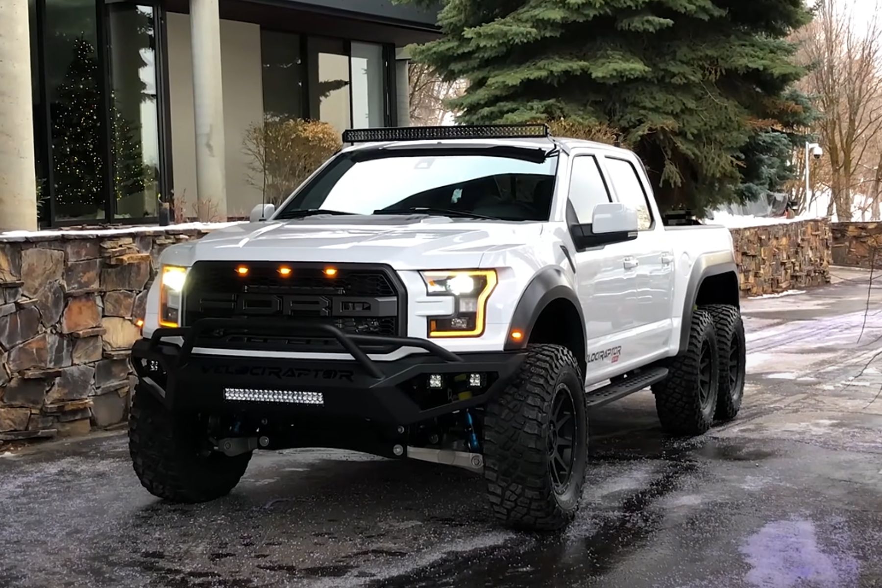 Le Hennessey VelociRaptor 6x6 de Post Malone