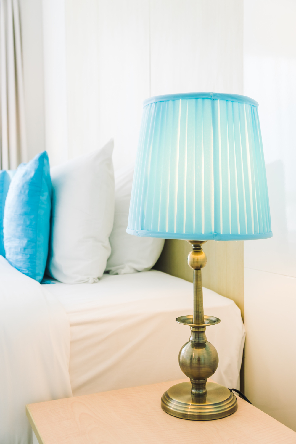 Floor lamp with colored lampshade