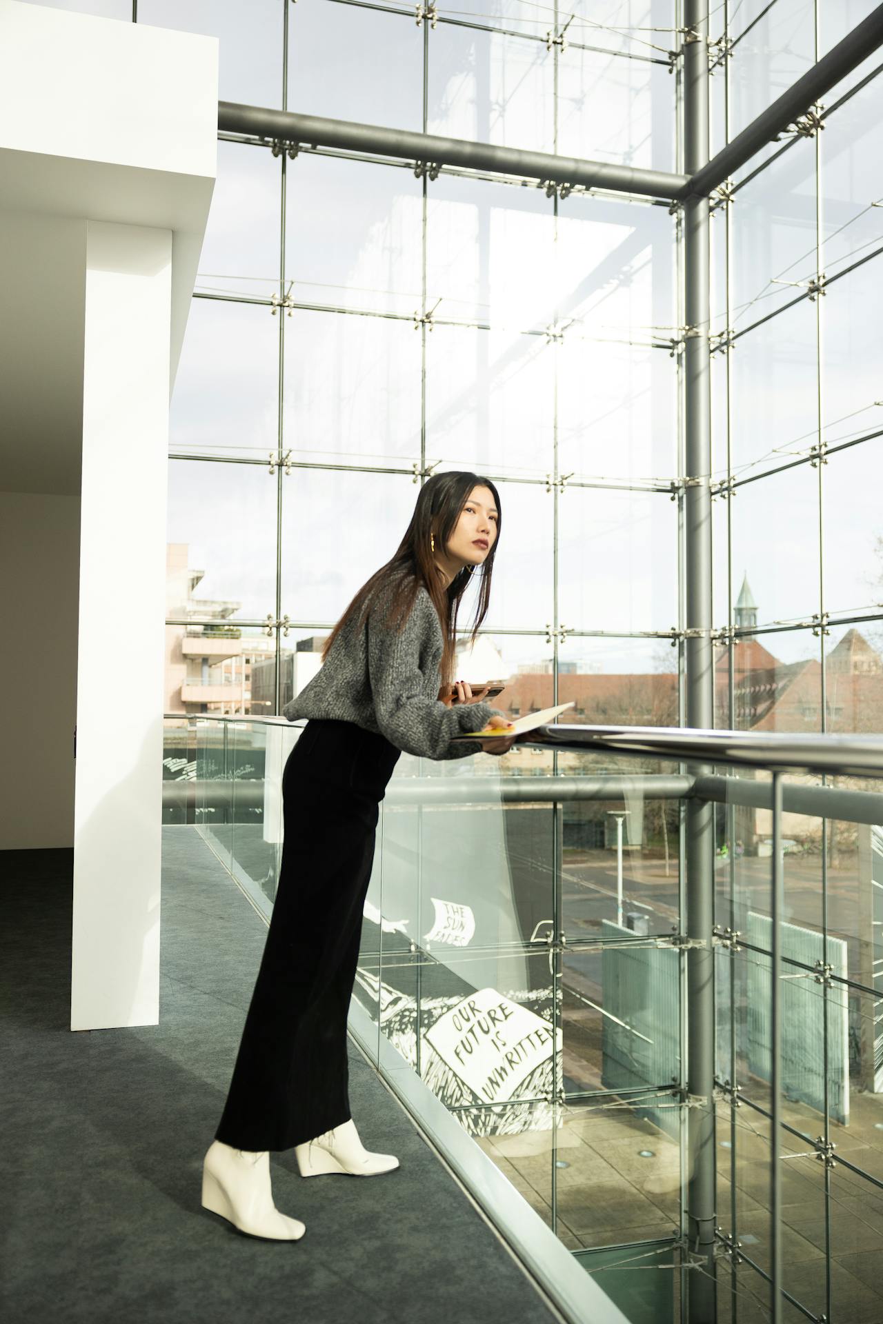 Coordonnez des bottines à talons avec des jupes crayon