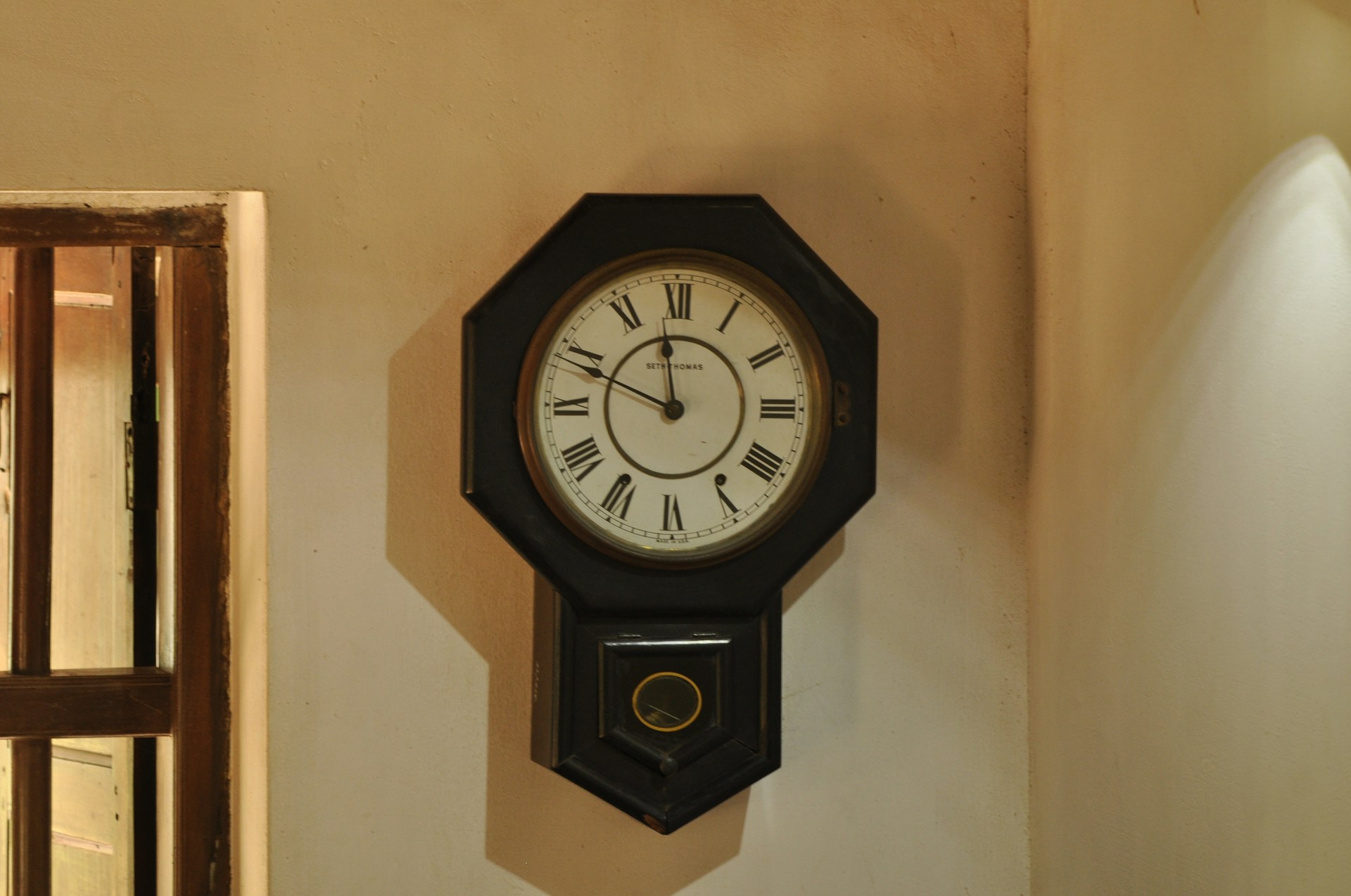 <strong>9. An original wall clock</strong>