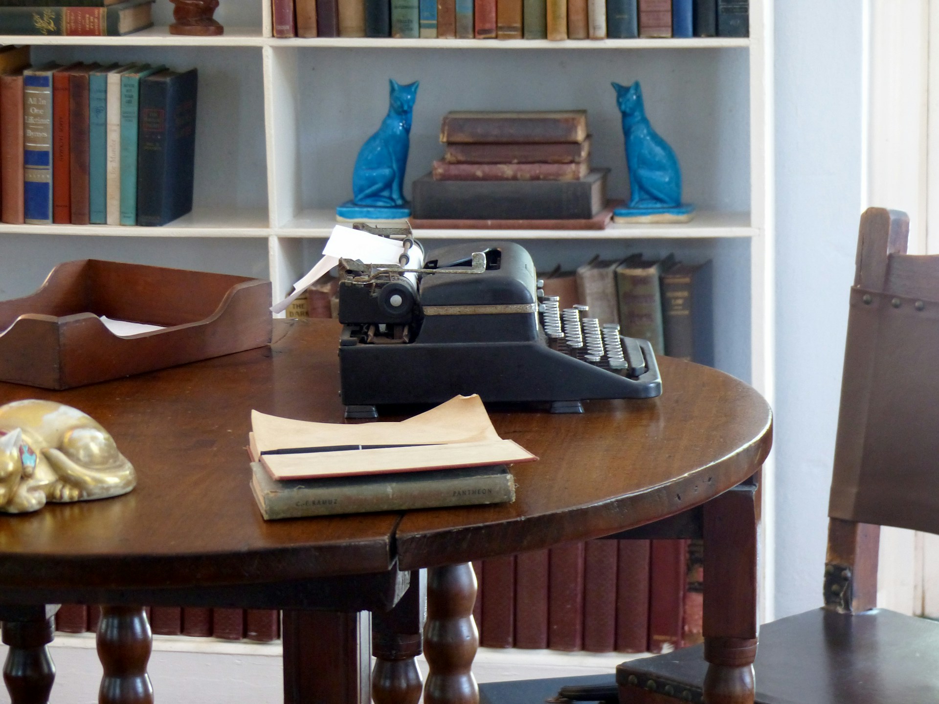 <strong>2. A typewriter</strong>