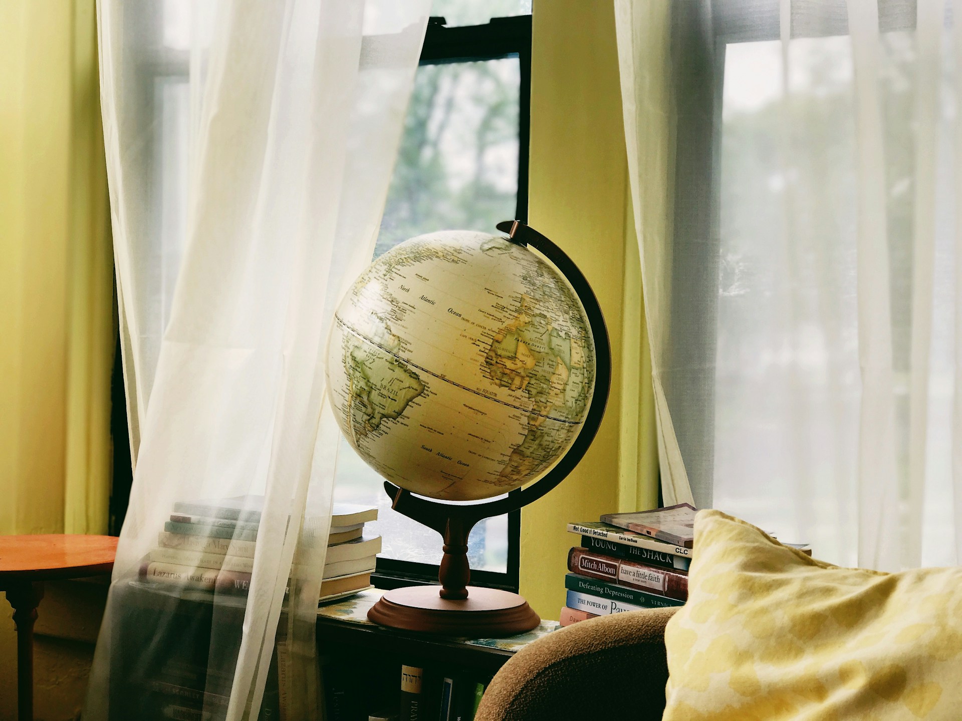 <strong>14. A vintage globe</strong>