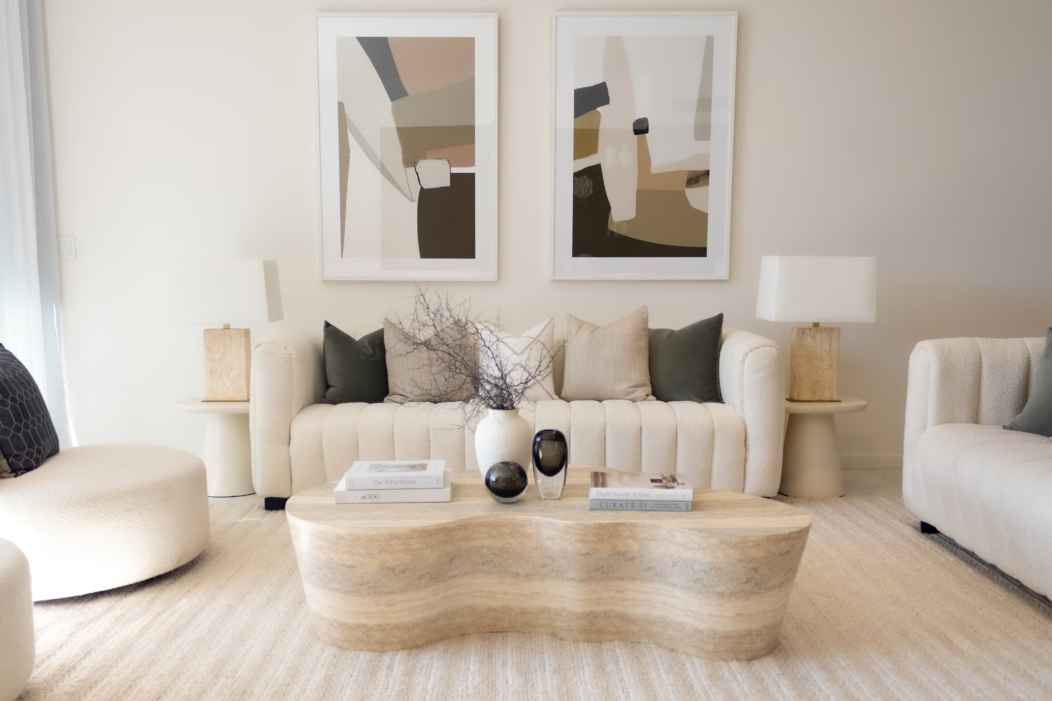 Complete guide to choosing and combining 15 neutral colors in interior design: principles, harmonies, and practical examples