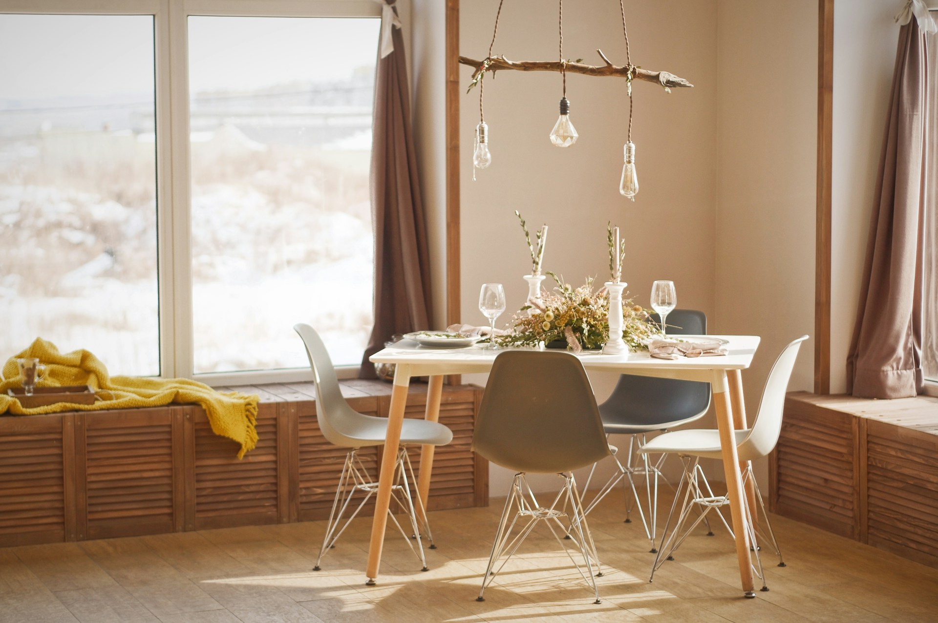 7 super user-friendly kitchen tables and (7 not practical at all)