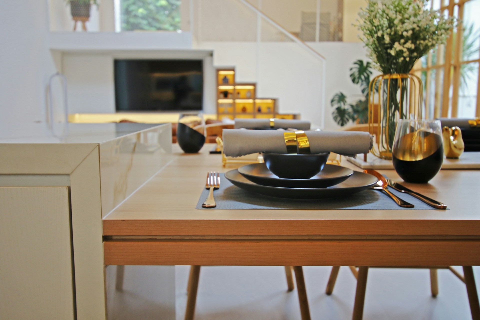 3. The extendable or pull-out kitchen table