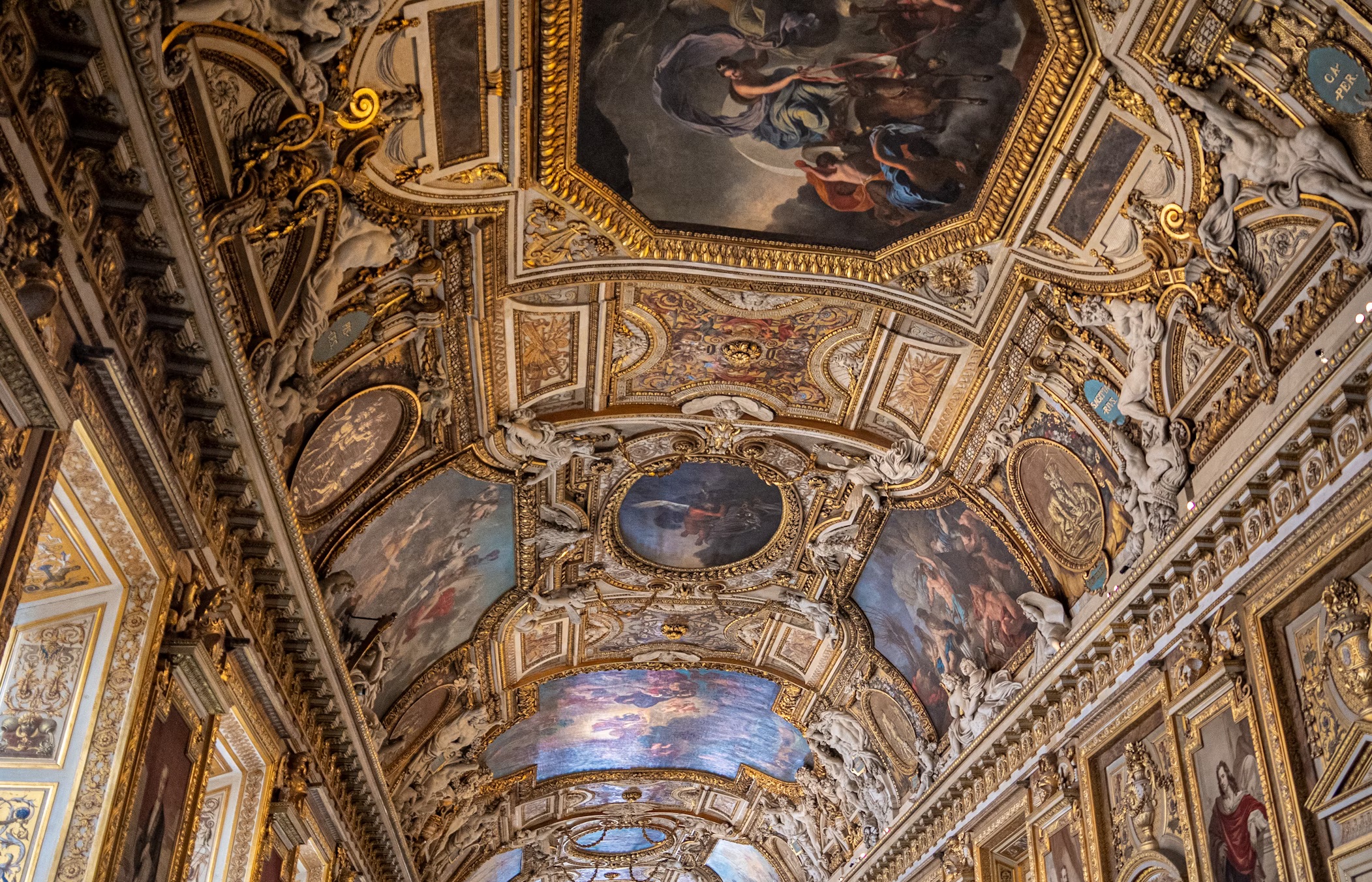 The frescoes of Italian villas