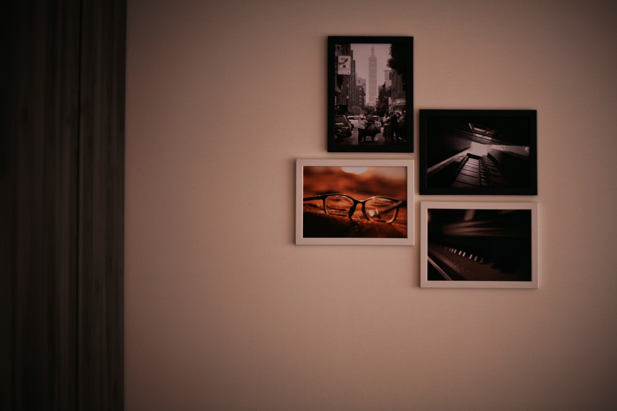 A photo frame arrangement