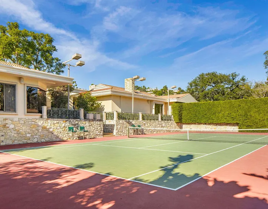 Tennis court