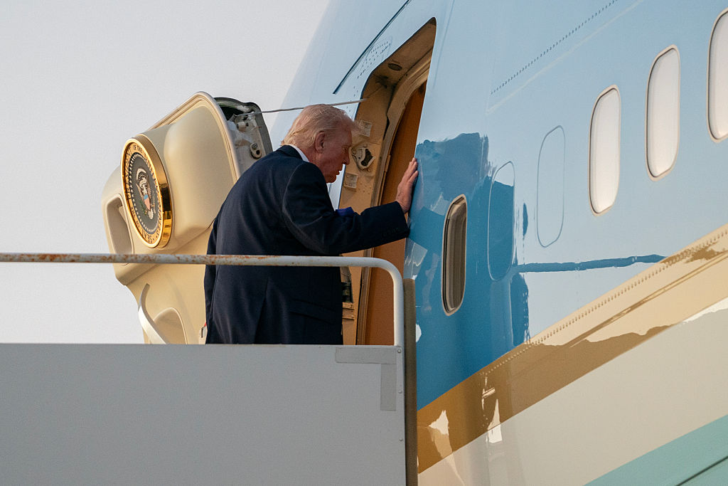 5,5M$ pour renommer un aéroport au nom de Trump