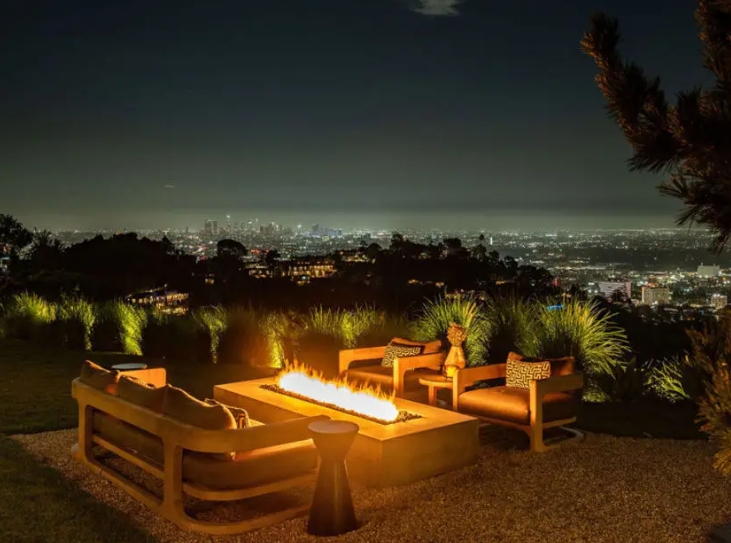 Outdoor living room